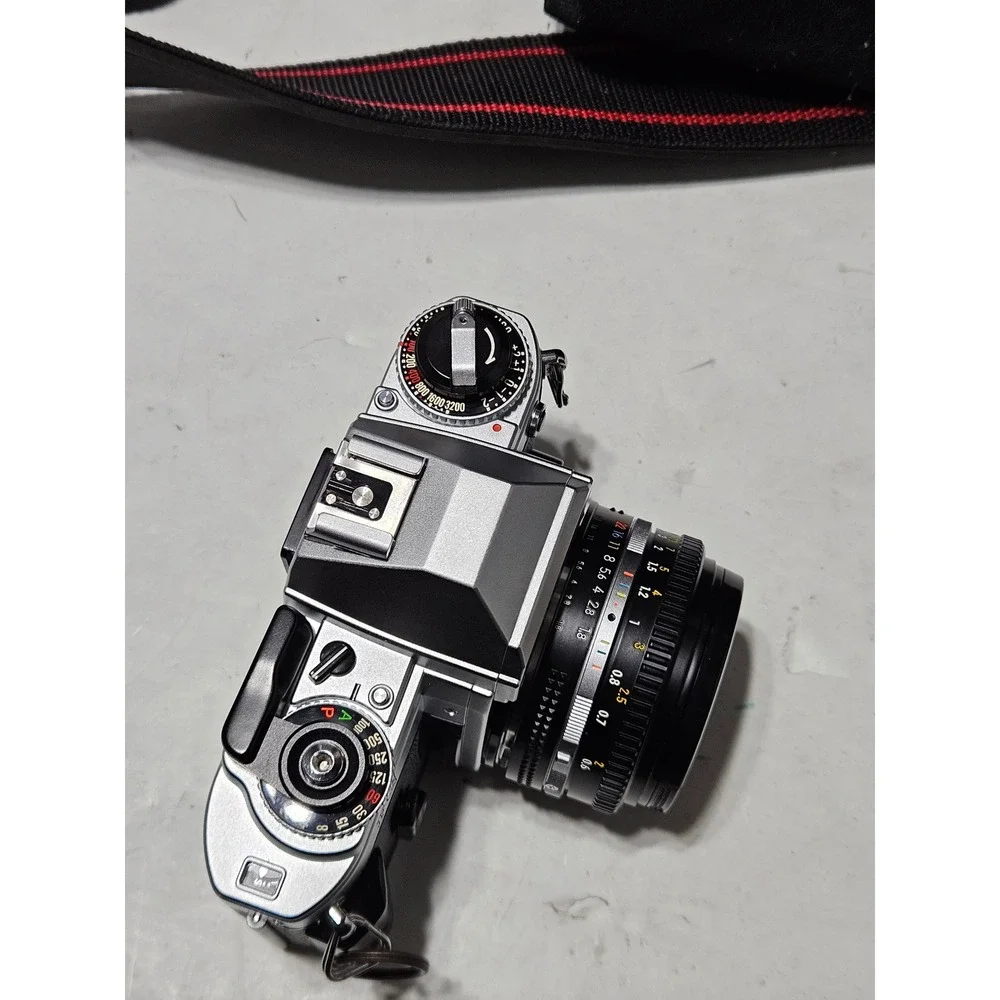 Nikon FG 35mm SLR Film Camera With Nikkor 50mm f/1.8 Albinar 70-210mm Untested